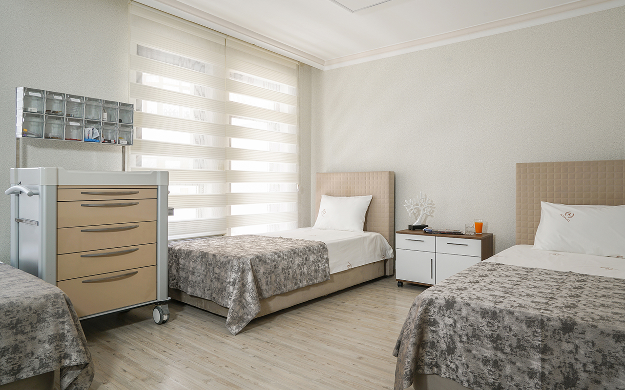 huzurevi-cift-kisilik-oda-fotograflari.