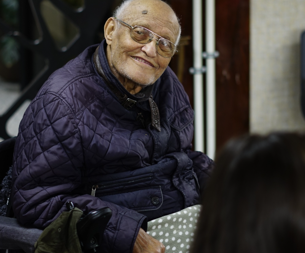 huzurevinde-yasli-bakimi