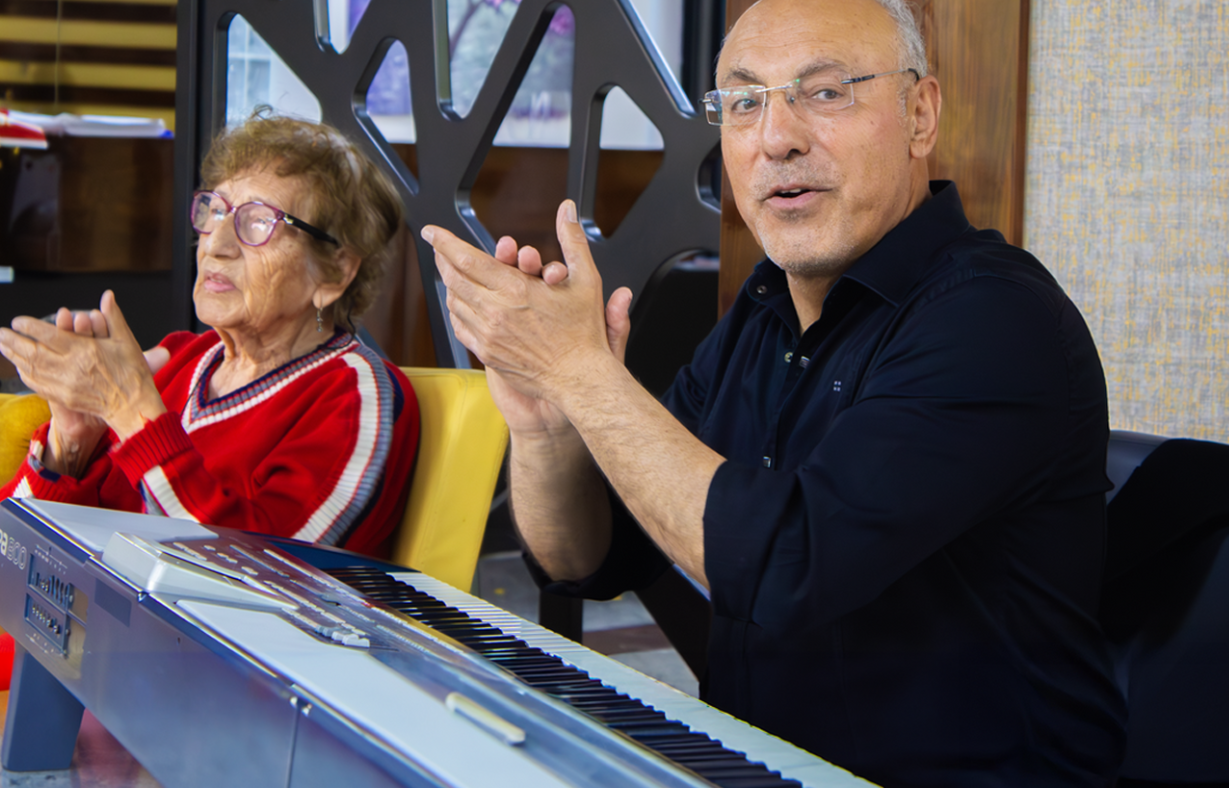 altincati-yasli-bakim-evleri