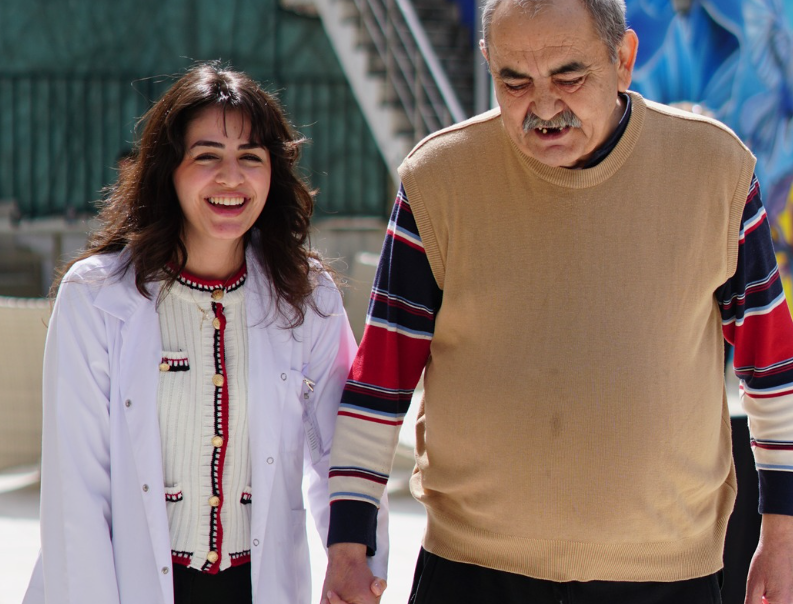 beslenme-guclugu-ceken-hasta-bakimi